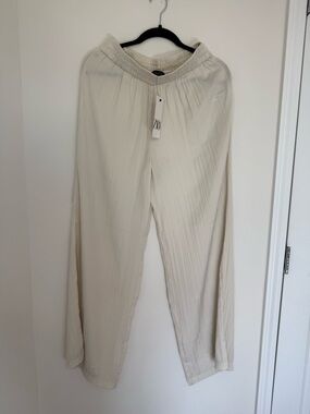 NWT ZARA Cream Pleated Wide Leg Pants M 🤍